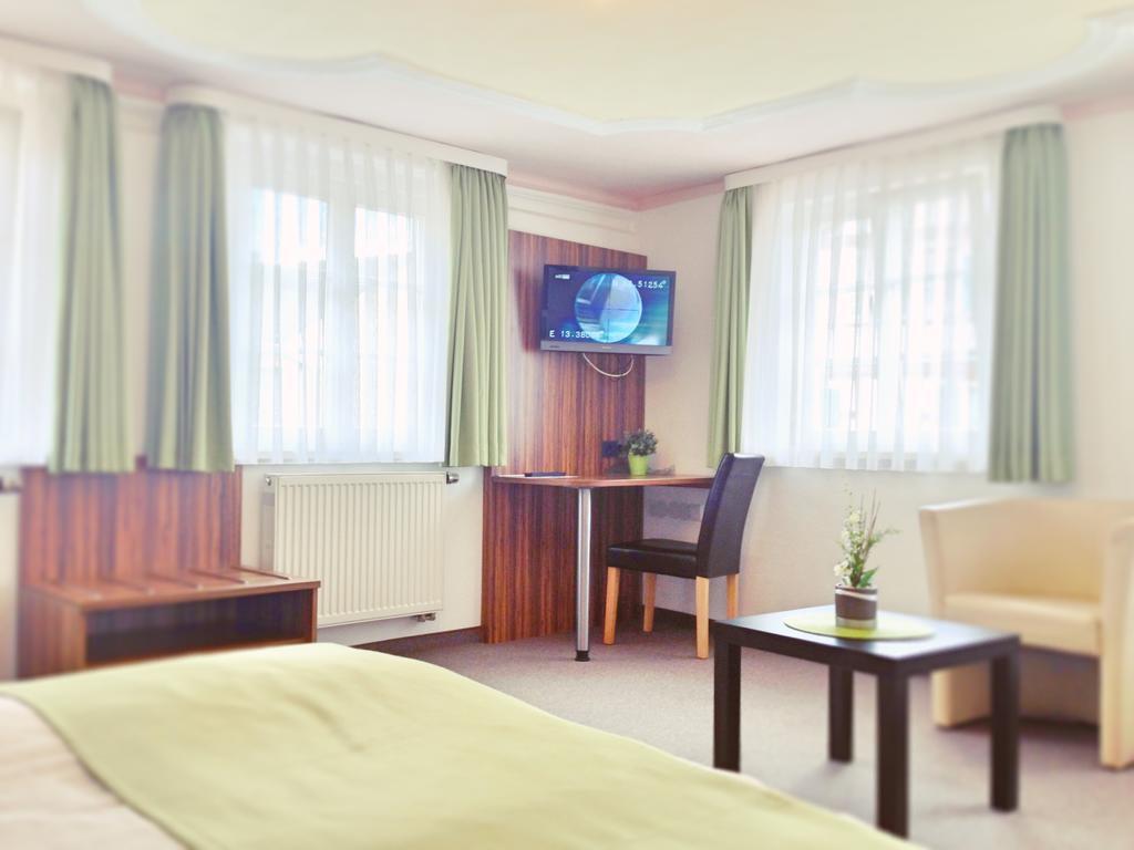 Hotel Garni Goldene Traube Bad Windsheim Phòng bức ảnh